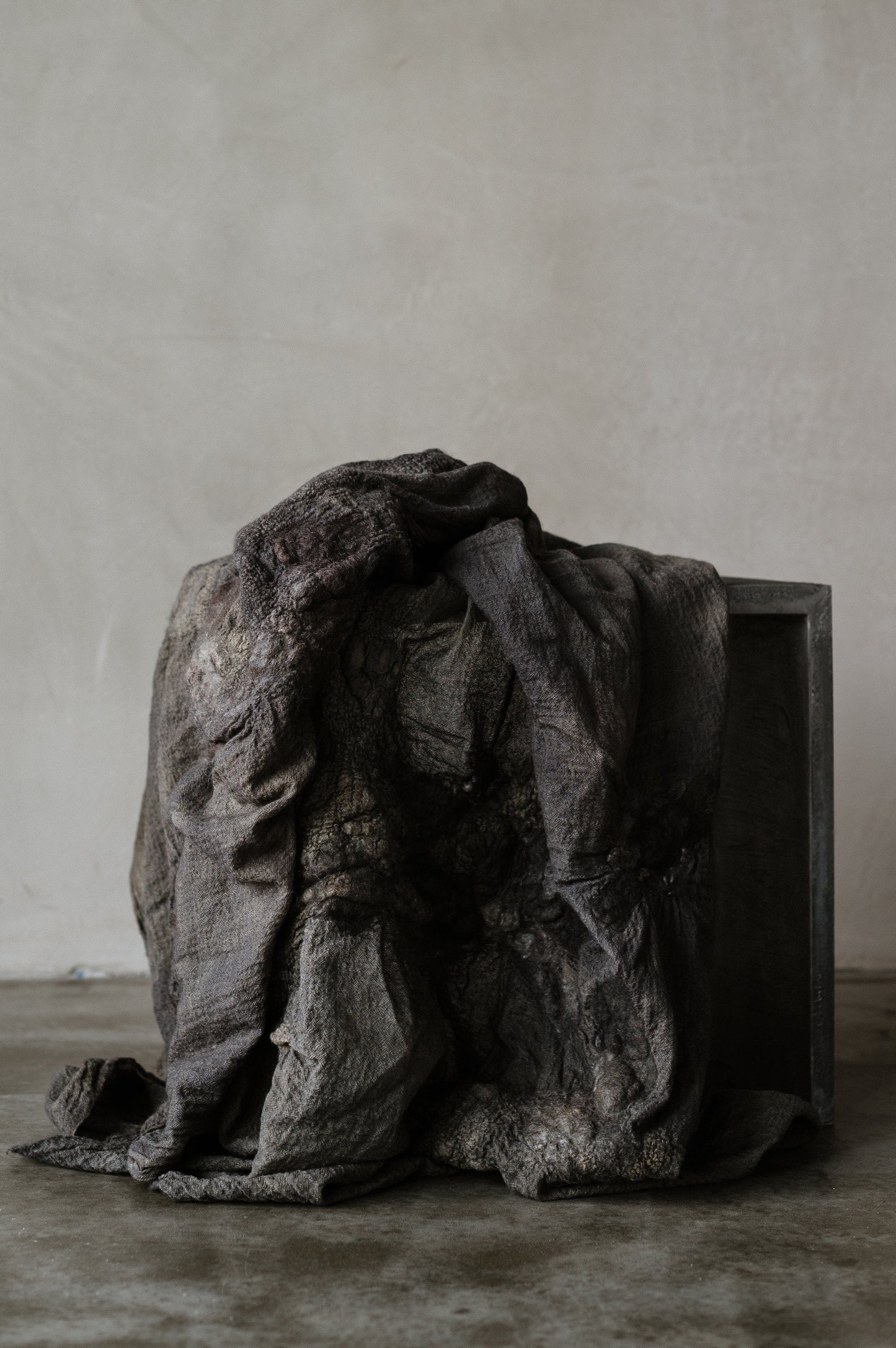 FELTED SCARF - MUD