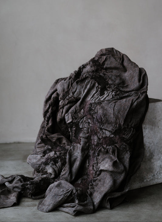 FELTED HAND-WOVEN SILK SCARF - ASH