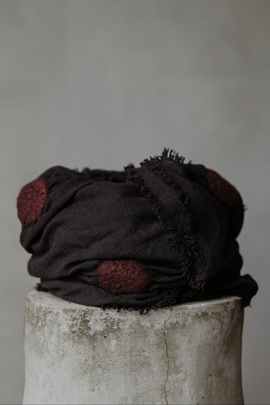 FELTED SCARF DOT - BARK