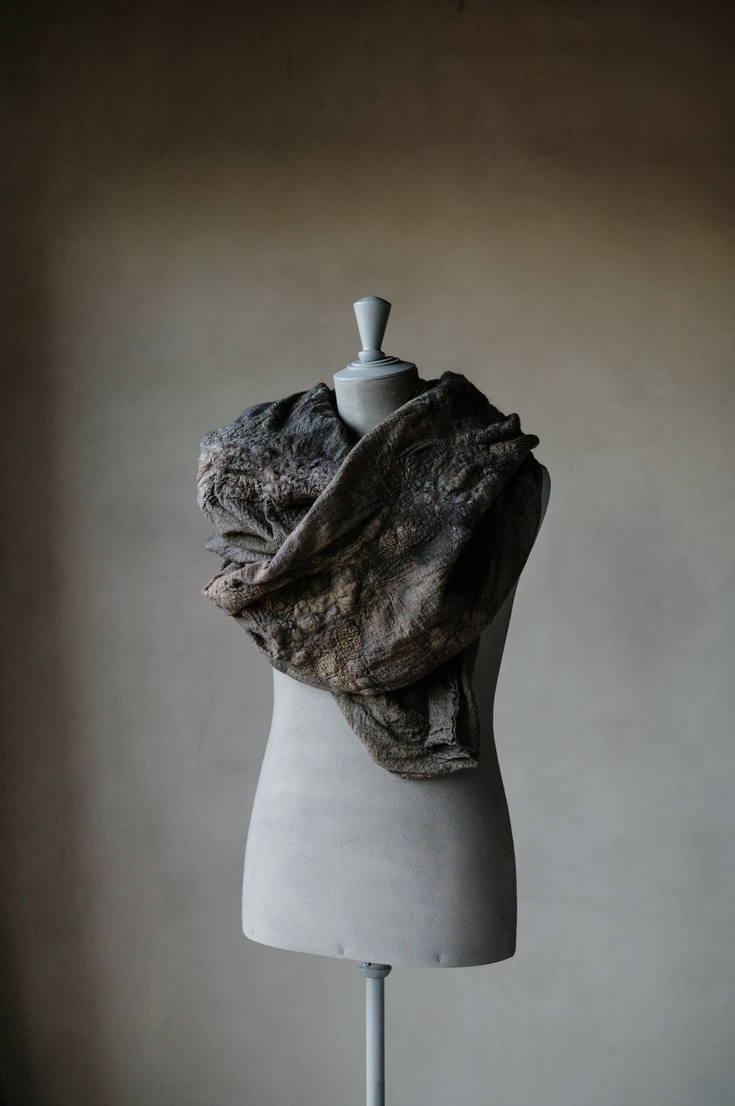 FELTED SCARF - MUD