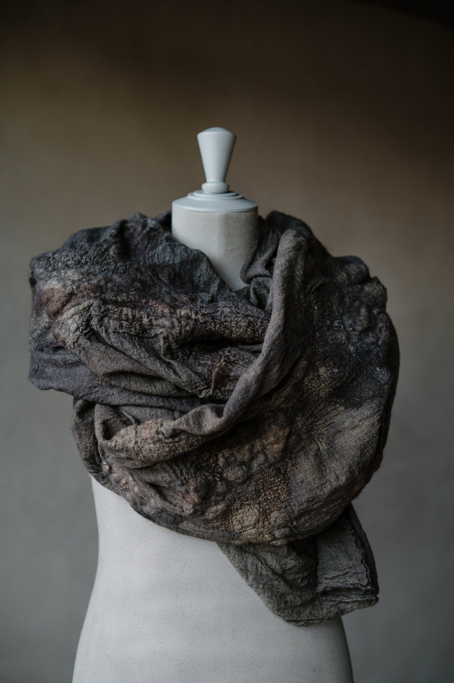 FELTED SCARF - MUD
